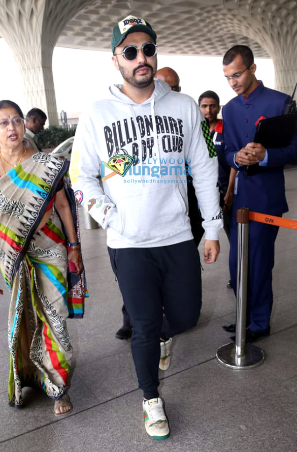 Arjun Kapoor, Virat Kohli, Anushka Sharma and others snapped at the airport