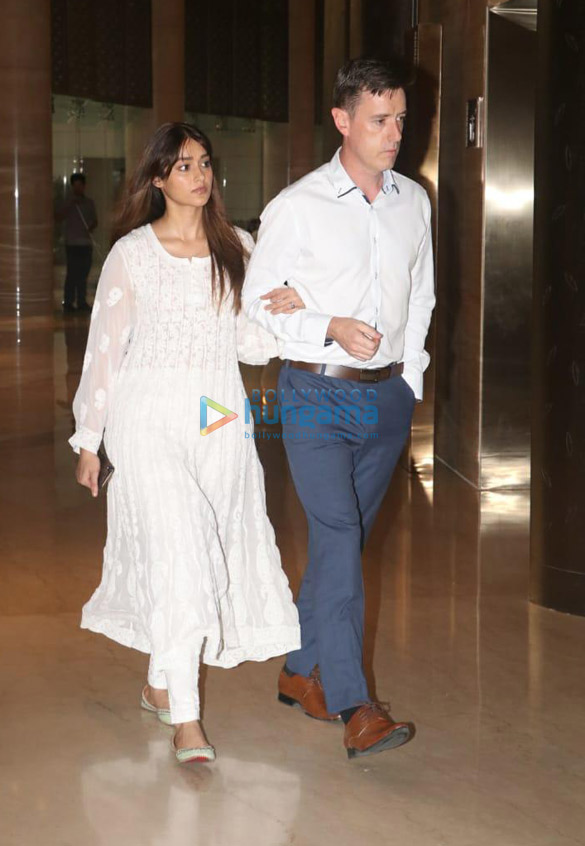 celebs attend ranjana phadnis prayer meet at jw marriott 1