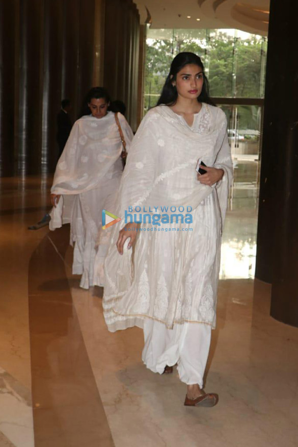 celebs attend ranjana phadnis prayer meet at jw marriott 3