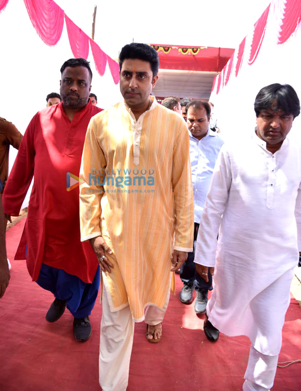 celebs attend saraswati pooja at anurag basus residence 2