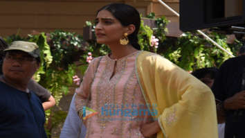 on the sets of the movie Ek Ladki Ko Dekha Toh Aisa Laga