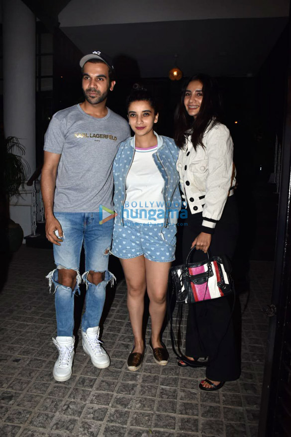 elli avrram sonal chauhan mira rajput and others spotted at soho house in juhu4 1