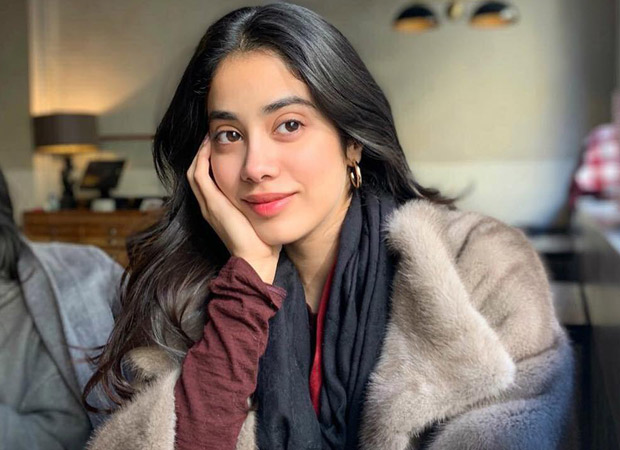 Janhvi Kapoor shows that even stars struggle with their ‘candids’