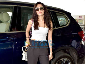 Kajol, Kriti Sanon, Varun Dhawan and others snapped at the airport