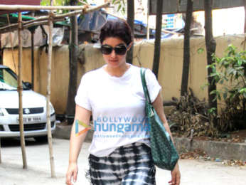 Kareena Kapoor Khan, Amrita Arora & Twinkle Khanna snapped at the gym