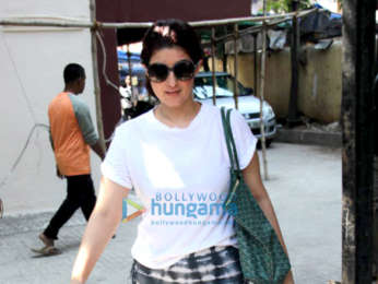 Kareena Kapoor Khan, Amrita Arora & Twinkle Khanna snapped at the gym