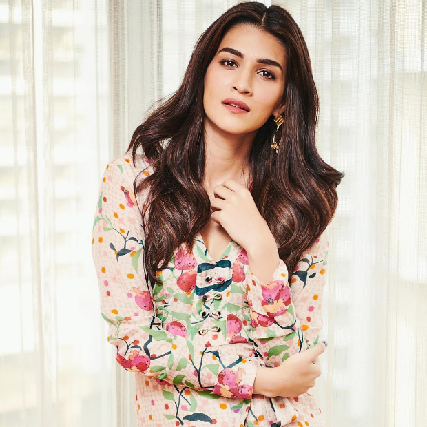 Kriti Sanon in Roopa for Luka Chuppi promotions (2)