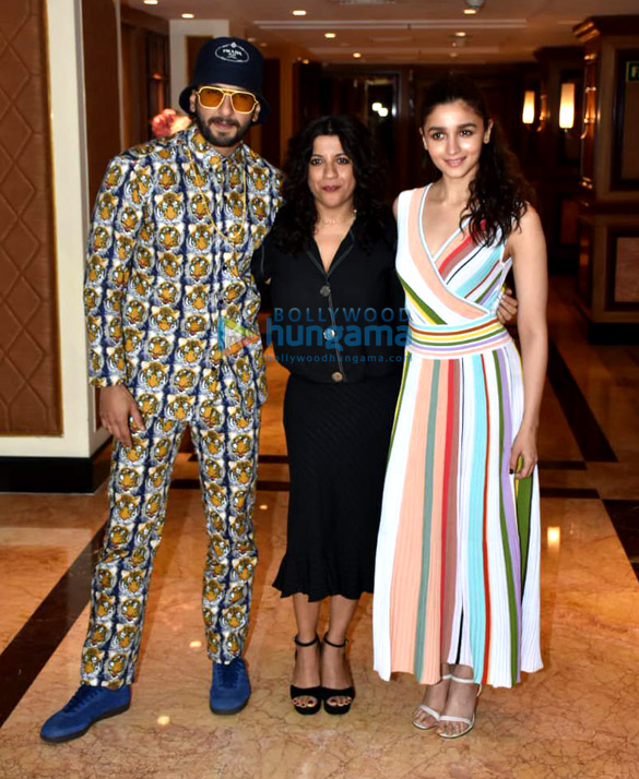 Ranveer Singh, Alia Bhatt, Zoya Akhtar snapped at Taj Lands End in Bandra Ranveer Singh, Alia Bhatt, Zoya Akhtar snapped at Taj Lands End in Bandra