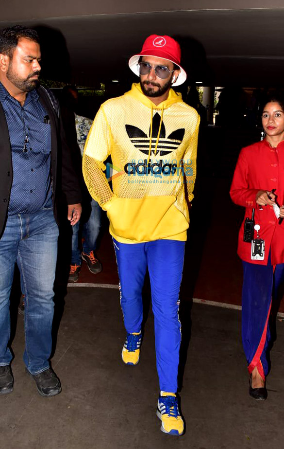 ranveer singh deepika padukone and others snapped at the airport 1 8