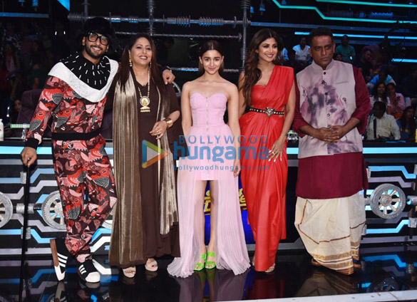 ranveer singh and alia bhatt promote gully boy on super dancer chapter 3 4