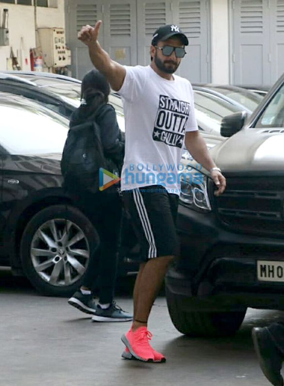 ranveer singh and riteish deshmukh spotted at bandra 1