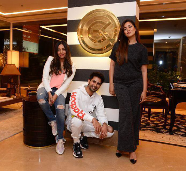 Shahid Kapoor and Mira Rajput warn Karan Johar about his new competition, Gauri Khan! (Watch Video)