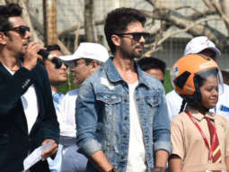Shahid Kapoor snapped at the Guiness World Record attempt for the largest human formation in the shape of helmet attempt