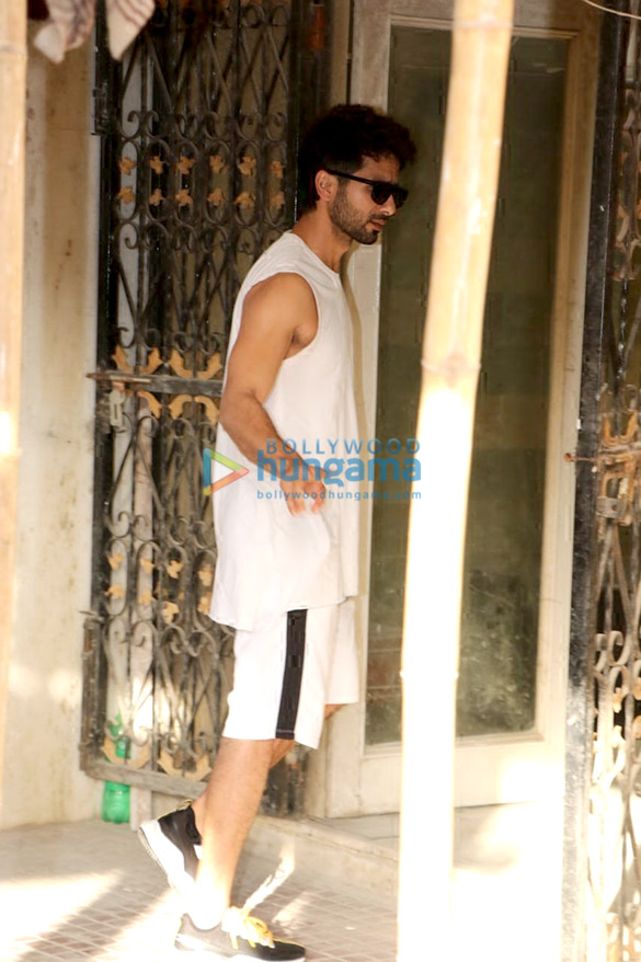 shahid kapoor snapped at the gym 2 4