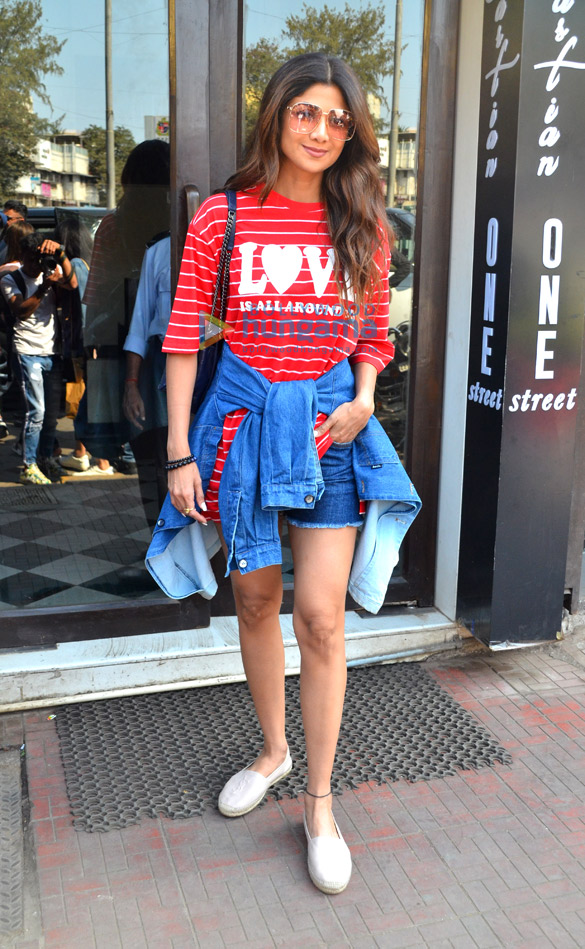 shilpa shetty spotted at bastian in bandra 3