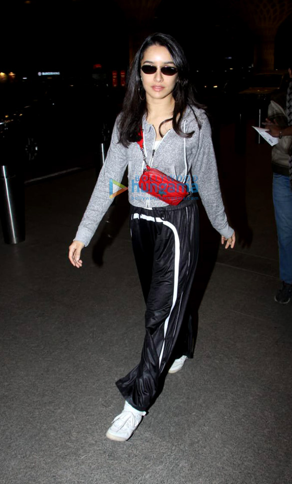 shraddha kapoor malaika arora and others snapped at the airport 4