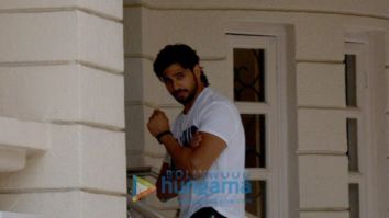 Sidharth Malhotra and Parineeti Chopra spotted at Ekta Kapoor’s house in Juhu