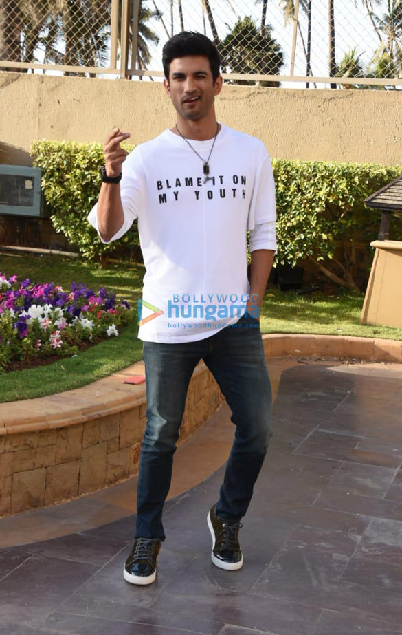 Sushant Singh Rajput and Bhumi Pednekar snapped promoting their film Sonchiriya Sushant Singh Rajput and Bhumi Pednekar snapped promoting their film Sonchiriya