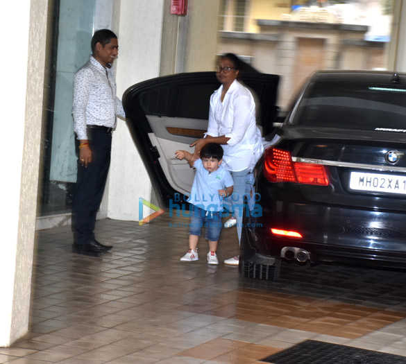 taimur ali khan spotted in bandra 1 9