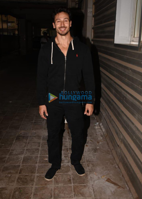 tiger shroff spotted at a dance class in andheri 4