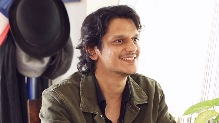 Vijay Varma: “Ranveer Singh ne CHAAR GHANTE bina Ruke DANCE kiya aur…”| Gully Boy | Moeen Vijay Varma: “Ranveer Singh ne CHAAR GHANTE bina Ruke DANCE kiya aur…”| Gully Boy | Moeen