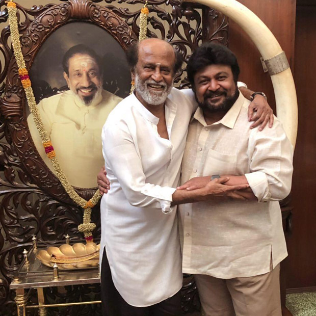 Rajinikanth and Prabhu come together in this picture and it is for Soundarya Rajinikanth’s wedding! 