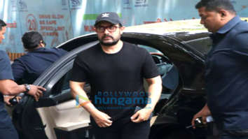Aamir Khan spotted in Santacruz