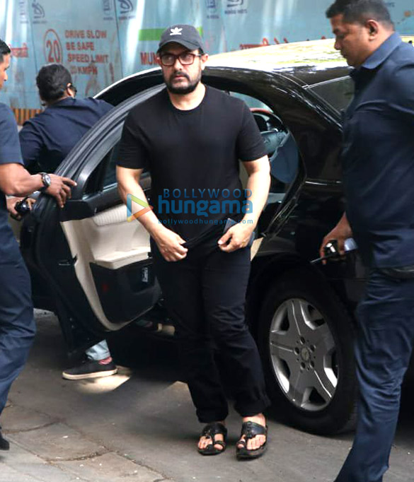 Aamir Khan spotted in Santacruz