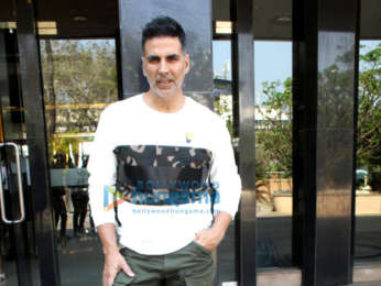 Akshay Kumar snapped promoting Kesari at Novotel in Juhu