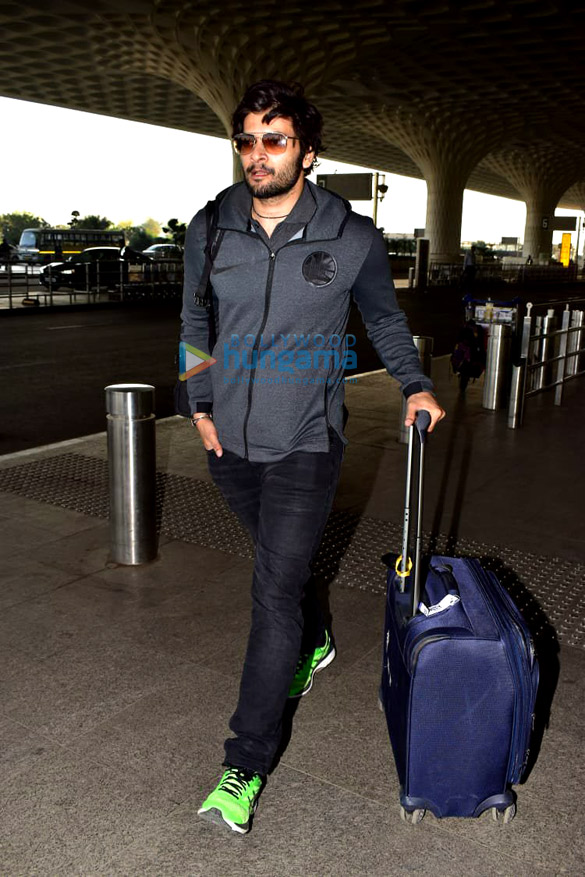 ali fazal and tamannaah bhatia snapped at the airport 3