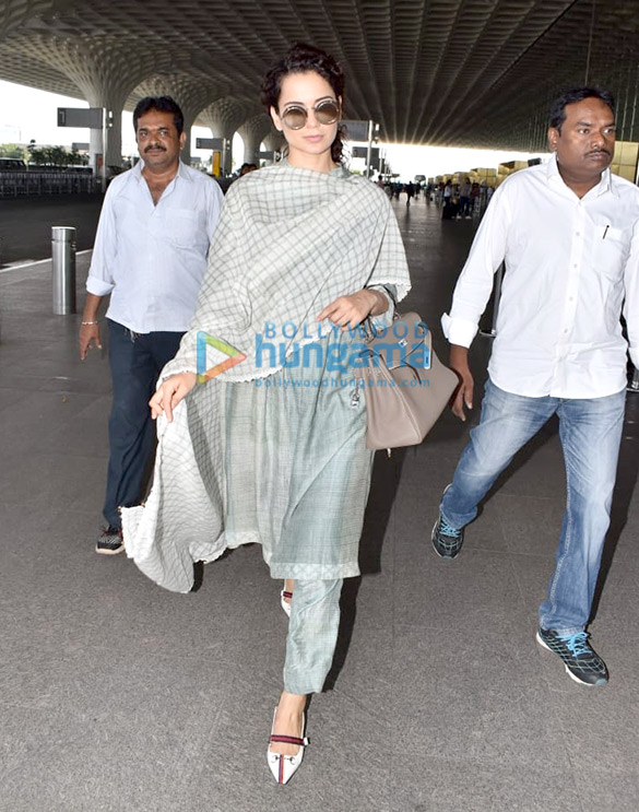 anushka sharma kangana ranaut arjun kapoor and others snapped at the airport 2