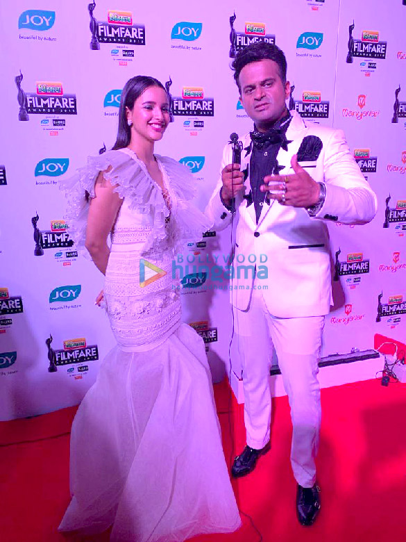 celebs grace 64th filmfare awards 2019 17