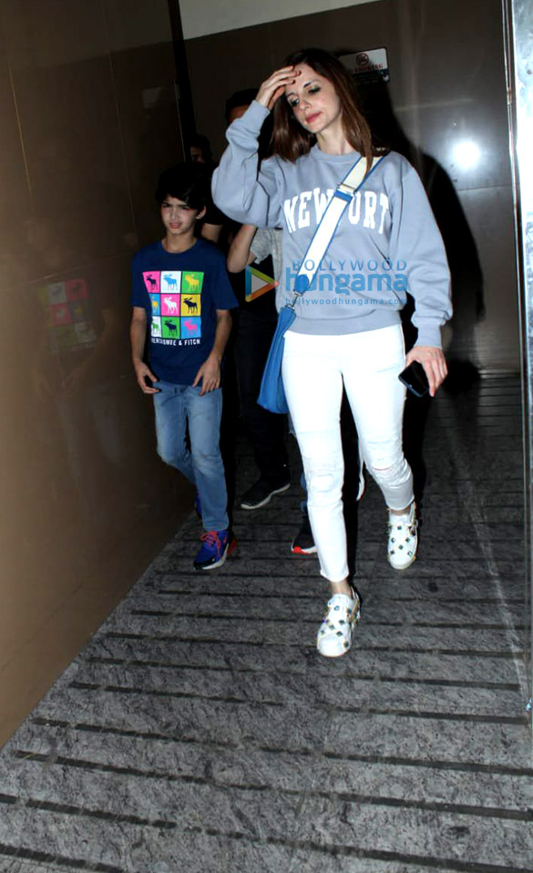 hrithik roshan sussanne khan and family spotted in pvr juhu 4