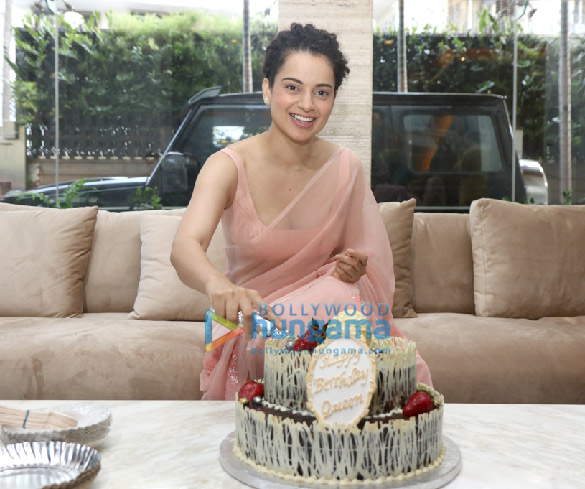 Kangana Ranaut celebrates her 32nd birthday at her residence with media Kangana Ranaut celebrates her 32nd birthday at her residence with media