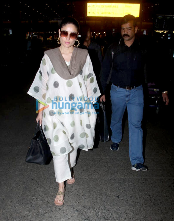 kareena kapoor khan and boney kapoor snapped at the airport 4
