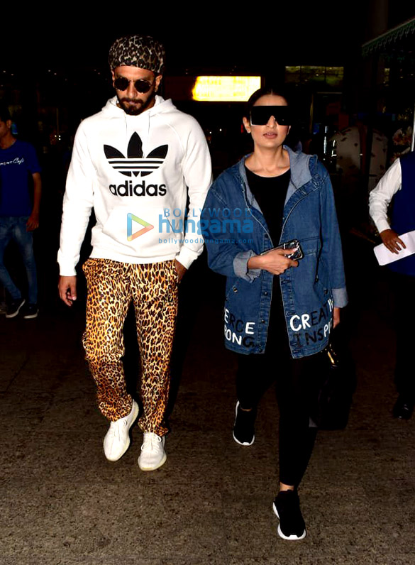 ranveer singh and shraddha kapoor snapped at the airport 3 2