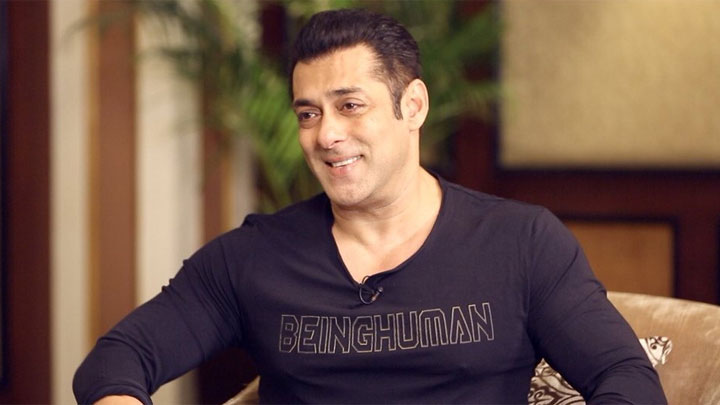 Salman Khan, Zaheer Iqbal & Pranutan Bahl’s HILARIOUS Rapid Fire On SRK, Aamir, Alia & Katrina Salman Khan, Zaheer Iqbal & Pranutan Bahl’s HILARIOUS Rapid Fire On SRK, Aamir, Alia & Katrina
