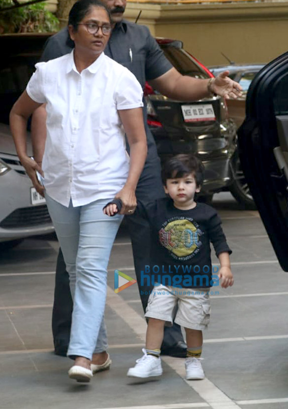 taimur ali khan and inaaya naumi kemmu spotted at playschool 1