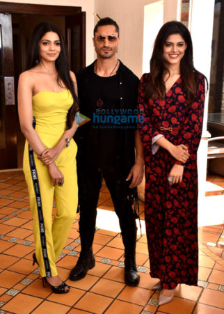 Vidyut Jammwal, Pooja Sawant and Asha Bhatt snapped during Junglee promotions