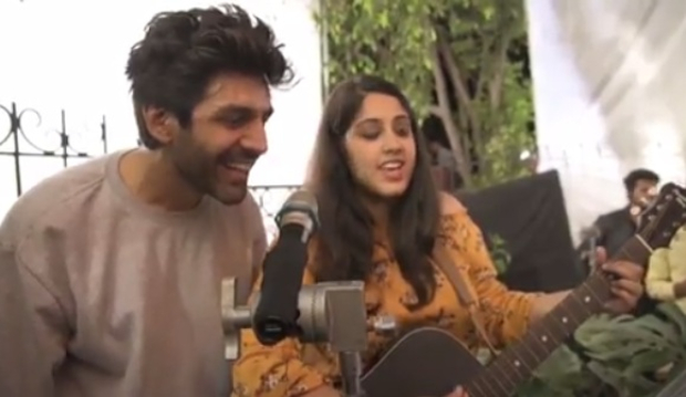 WATCH: This video Kartik Aaryan crooning to 'Tera Yaar Hoon Main' is going viral