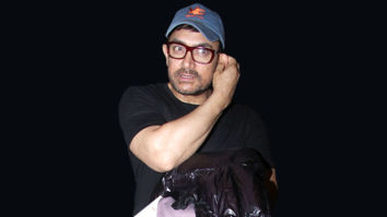 This video of Aamir Khan travelling by economy class has left fans gushing about his humility on social media!