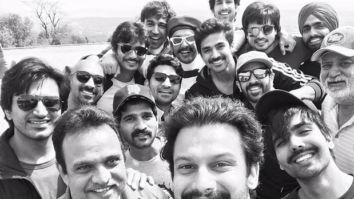 ’83: Ranveer Singh and his boy gang recreate Gully Boy rap and many more Bollywood melodies during their bus journey [watch videos]