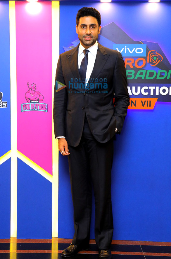 abhishek bachchan attend the vivo pro kabaddi auctions season vii 6