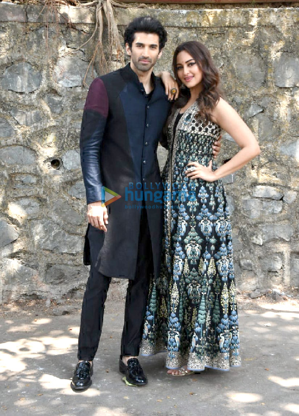 aditya roy kapur sonakshi sinha alia bhatt and varun dhawan snapped at filmcity promoting kalank 1