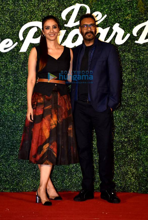 ajay devgn rakul preet singh and tabu grace the trailer launch of de de pyaar de 6 2