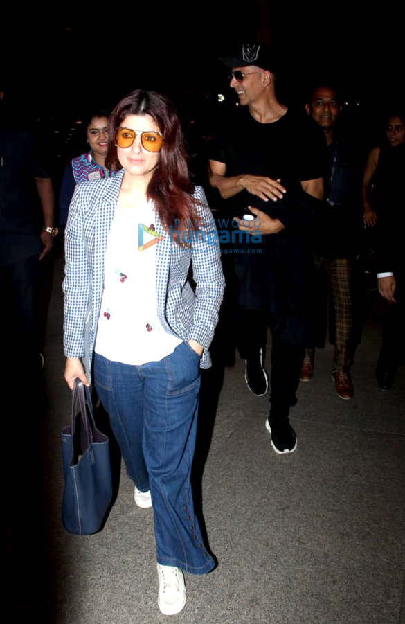 akshay kumar and twinkle khanna snapped at the airport 6 3