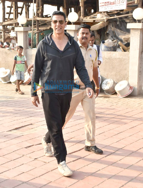 akshay kumar snapped at the versova jetty 5