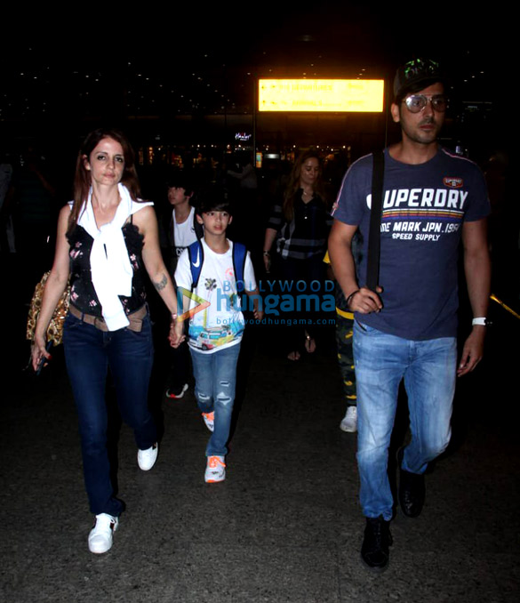 alia bhatt hrithik roshan ajay devgn and others snapped at the airport 4
