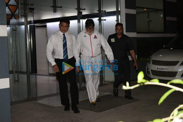 amitabh bachchan snapped at a clinic in juhu 4