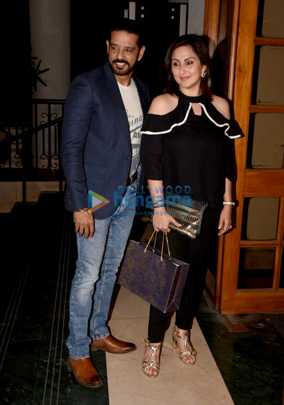 celebs grace manoj bajpayees birthday bash 9